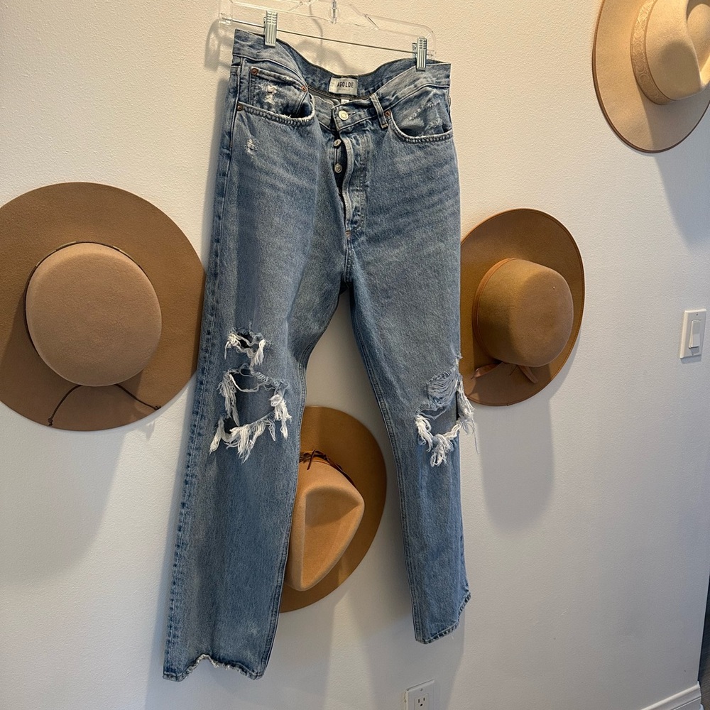 A golde 90s Jean